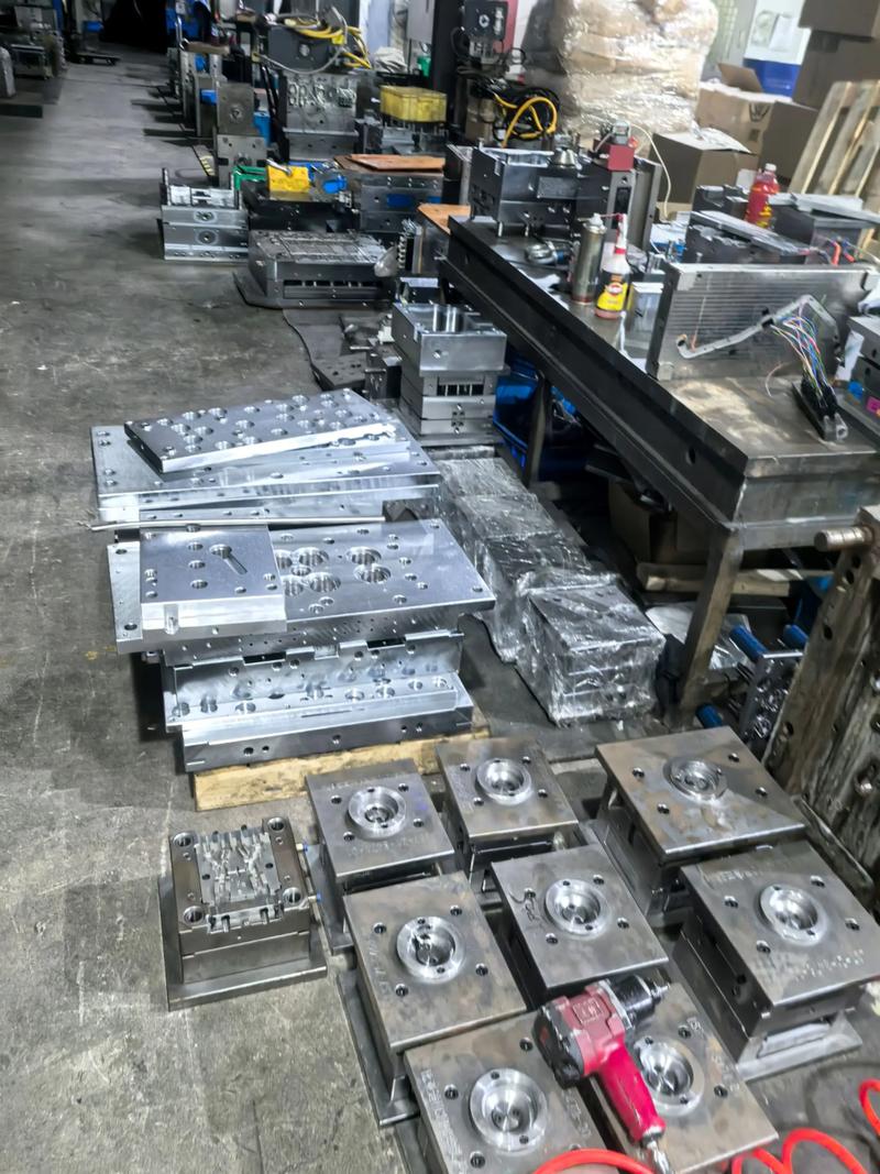 塑胶模具开发